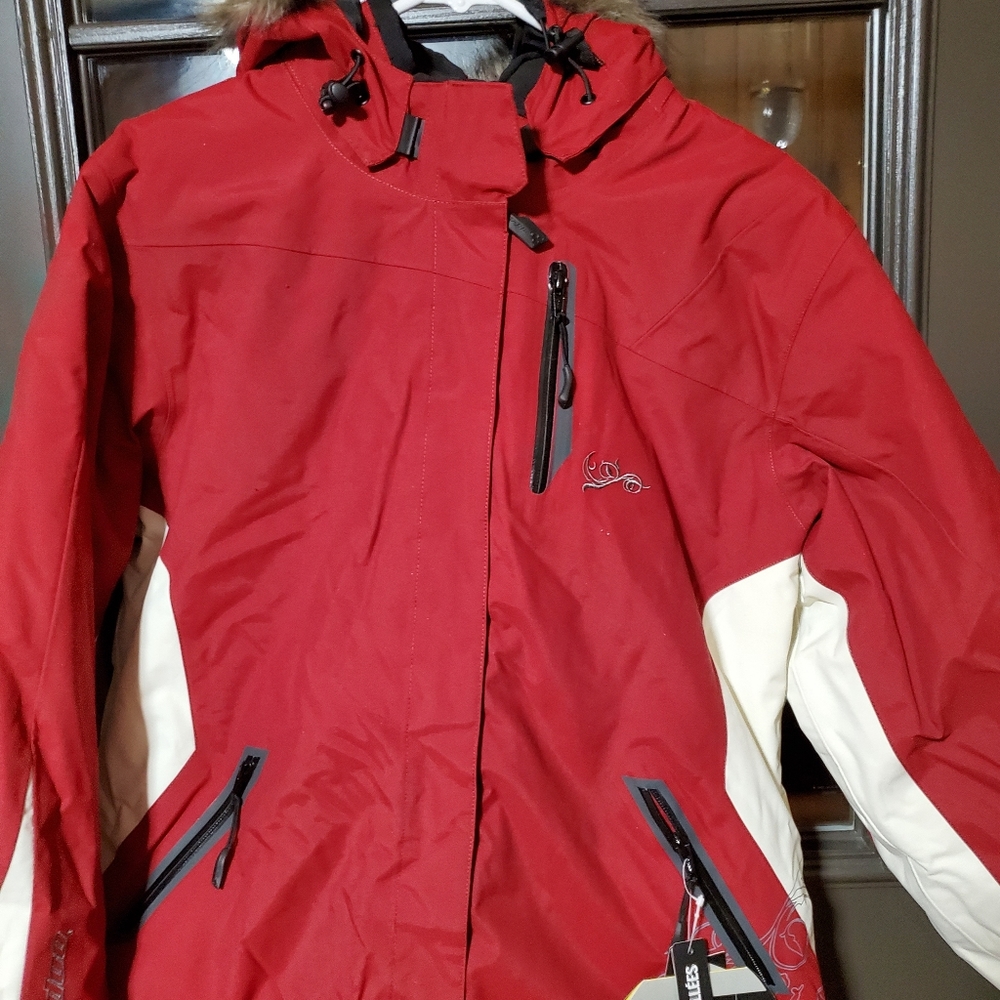 Women's Stunning Ski Doo jacket, Brand new,So Warm,Detachable Hood,Beautiful